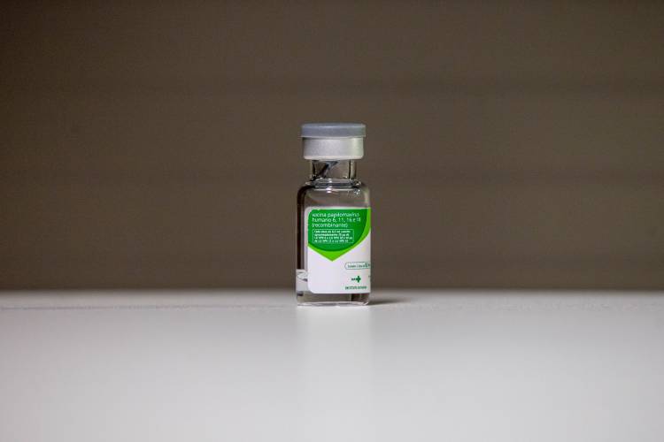 Frasco de vacina contra o HPV do Instituto Butantan